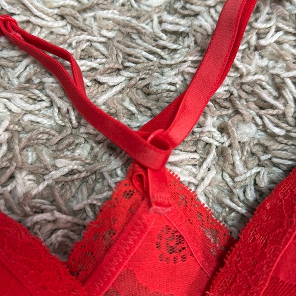 NWT Victoria Secret lace bralet Size S - Picture 2 of 7